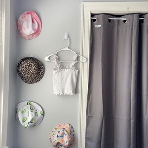 ❤️FOREVER 21 White scrunch tank top